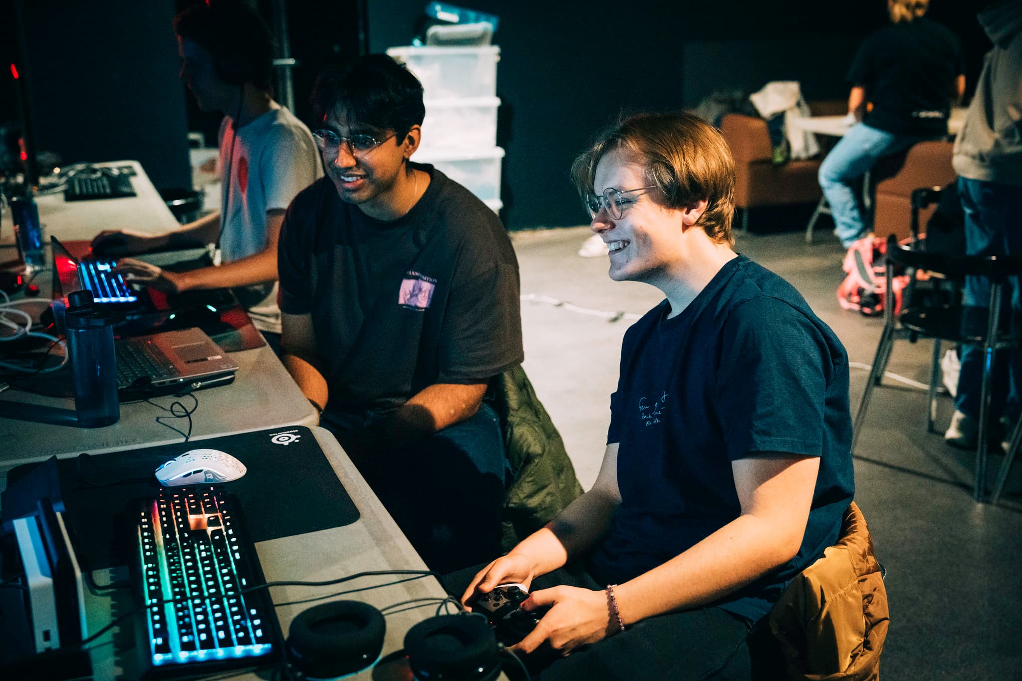 To personer som spiller sammen